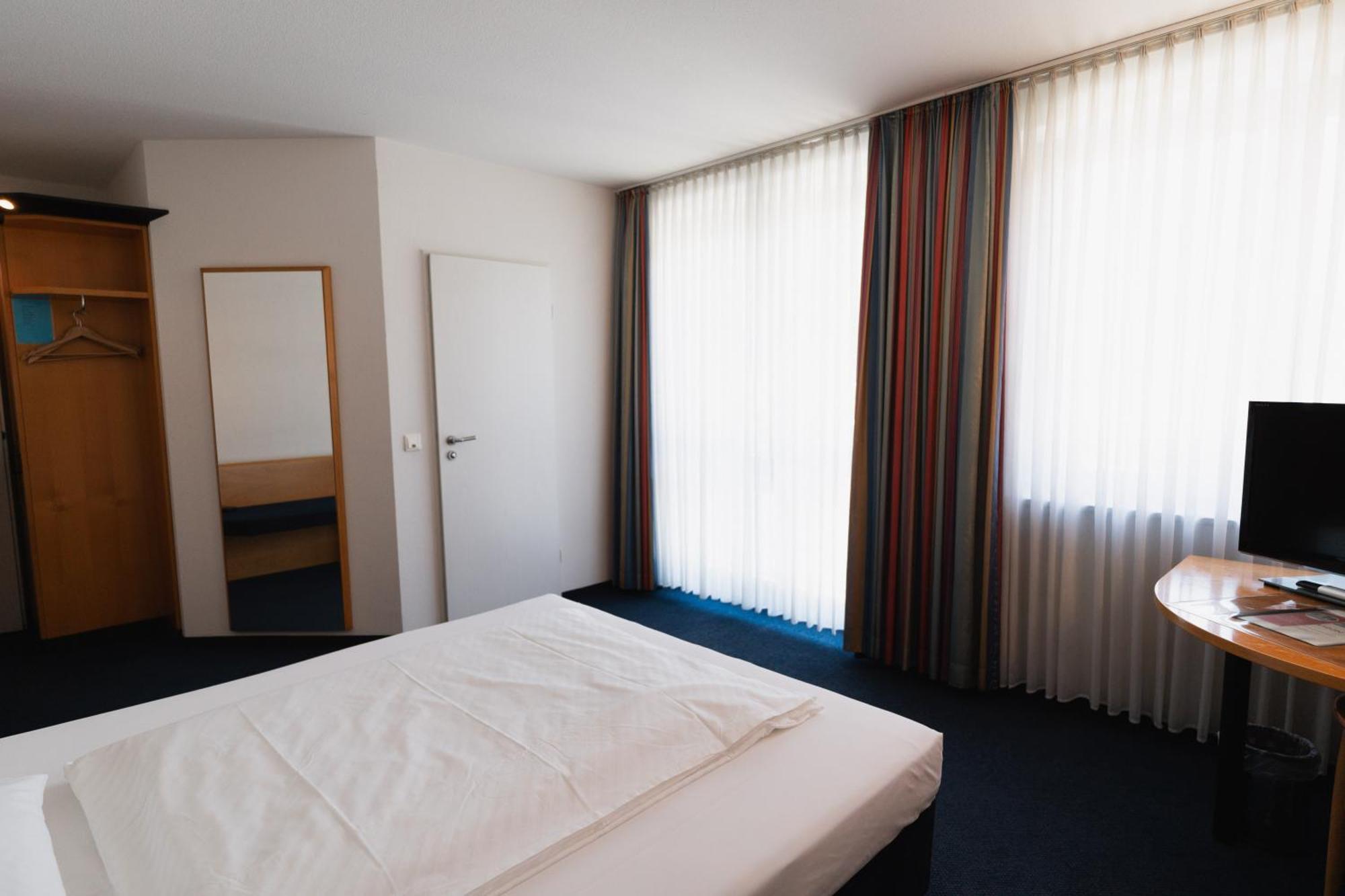 Hotel Am Weiher Erkelenz Bagian luar foto